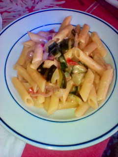 Foto di Pasta, guanciale e zucchina tutto in un tegame
