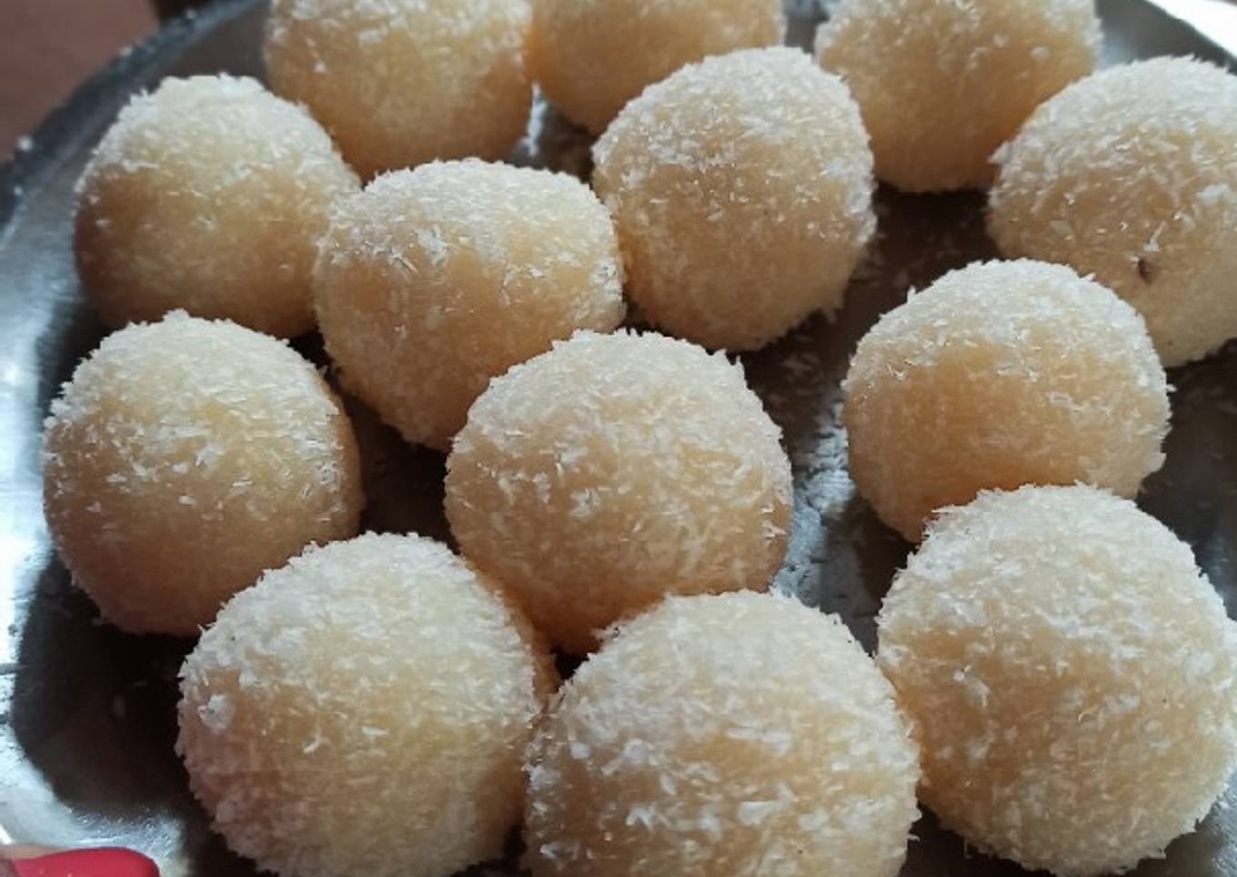 Coconut ladoo