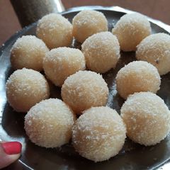 Coconut ladoo A picture of Coconut ladoo.