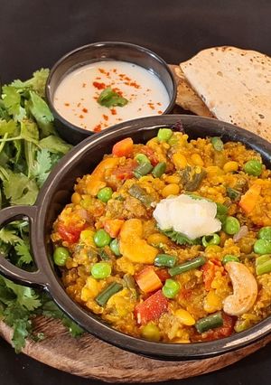 A picture of Healthy Quinoa Soyabean mix vegetable Khichdi.