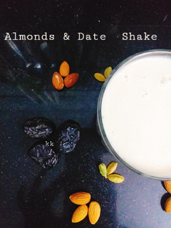 A picture of Almonds_date_shake.
