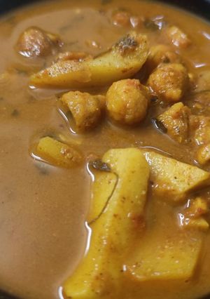 A picture of Aloo Bari Ki Sabzi.