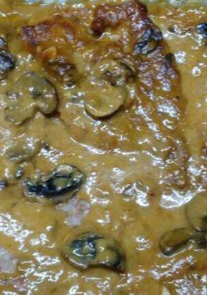 A picture of Smothered cube steaks.