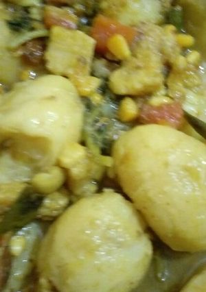 A picture of Sweet corn and baby Cron curry with potatoes.