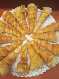Canutillos de hojaldre con ensalada de salmón, Elena