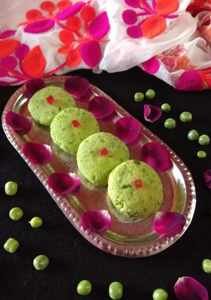 हरे भरे संदेश (Hare bhare sandesh recipe in Hindi) रेसिपी मुख्य फोटो