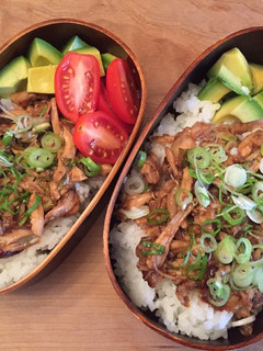 A picture of Shredded Chicken wings Lunch box.