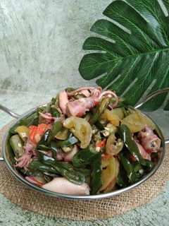 Foto resep Oseng Cumi Asin Tomat Cabai Hijau