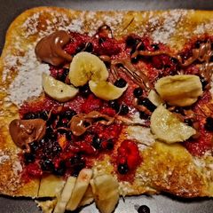 A picture of Pfannkuchen (huge pancake from oven).