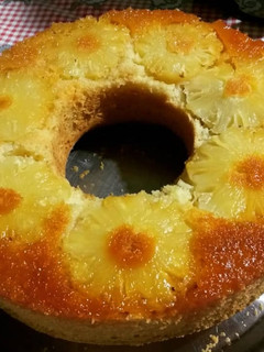 Una foto de Torta invertida de Piña