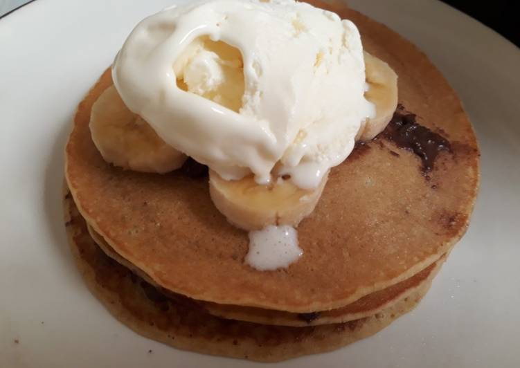 Pancake with Choco Crunchy and Vanilla Ice Cream