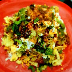 A picture of Ragda Patties.