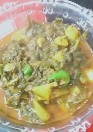 A picture of CheesePalak Aloo thodey shorbe wale ❤.