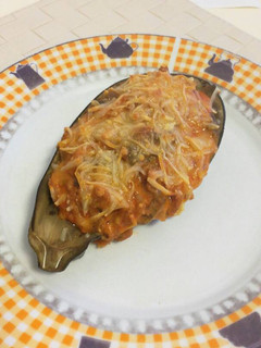 Una foto de Berenjenas rellenas de carne picada