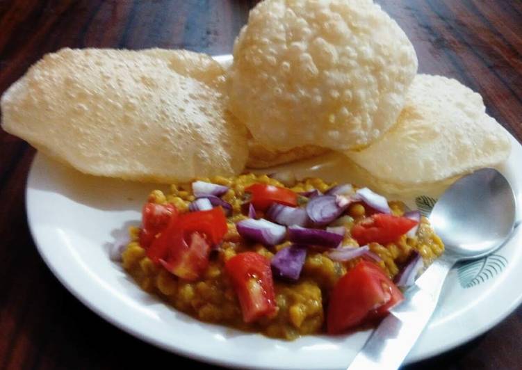 Luchi Chholar dal