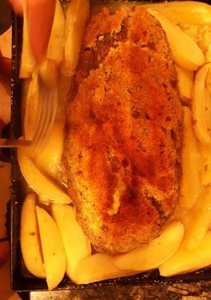Una foto de Pastel de carne relleno con queso y papas