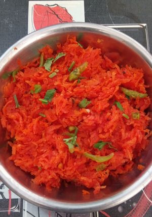 ગાજર નું સલાડ (Gajar Salad Recipe In Gujarati) રેસીપી મુખ્ય ફોટો