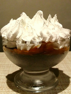 Una foto de Copa oreo con merengue suizo