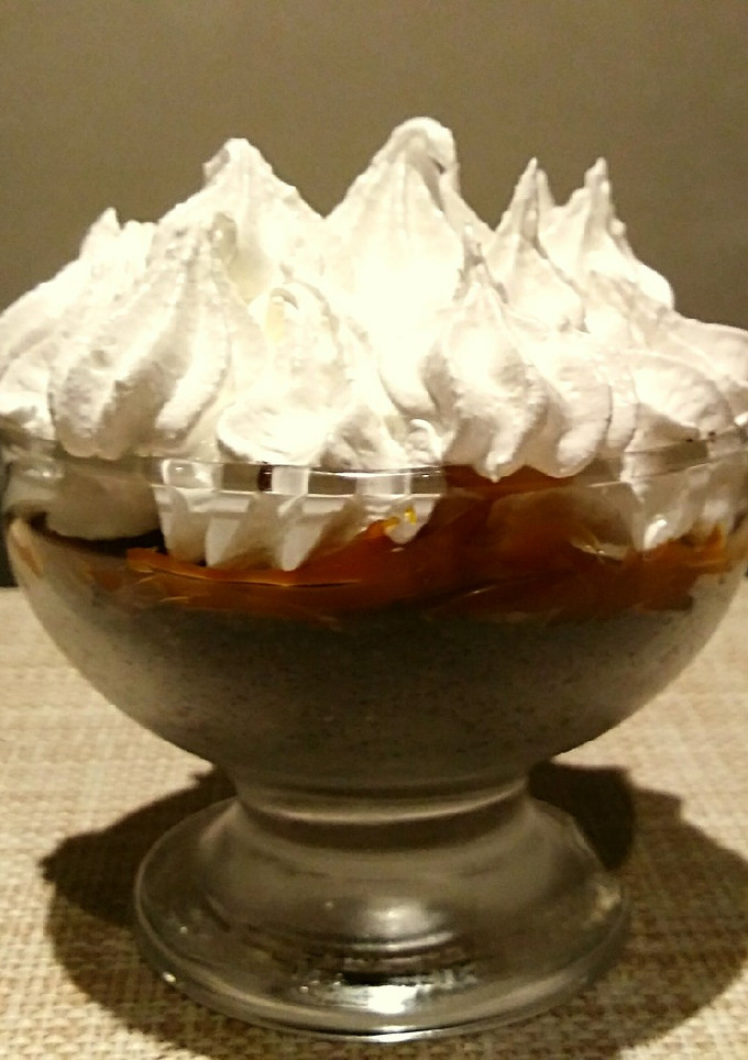 Una foto de Copa oreo con merengue suizo