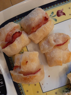 Una foto de Cuadraditos de Jamón y queso! (creación de mi hija ❤)