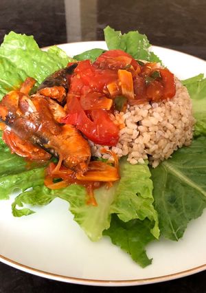 A picture of Simple lunch with Recooked Sardine and Brown Rice.