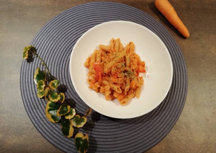 Pasta integral con boloñesa de soja texturizada