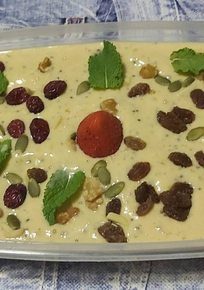 Una foto de Smoothie plátano, piña, naranja y ciruelo