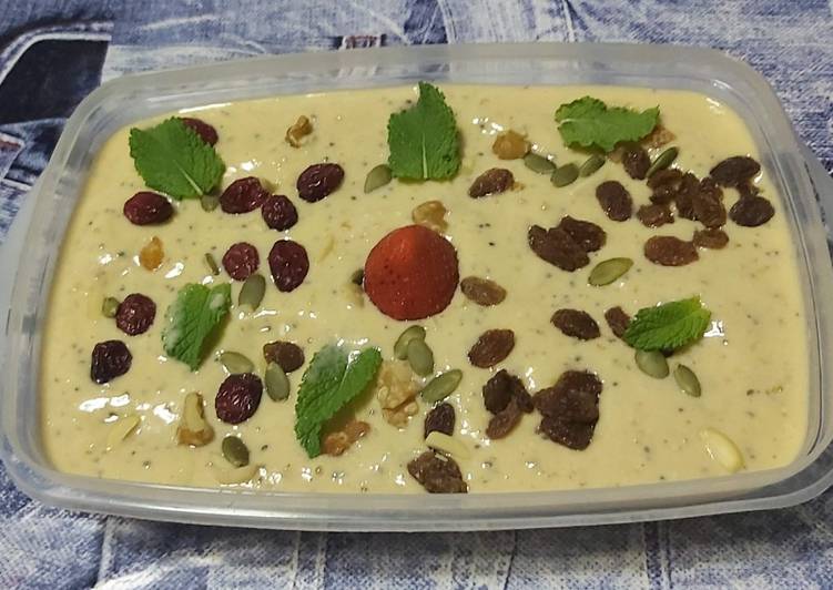 Smoothie plátano, piña, naranja y ciruelo