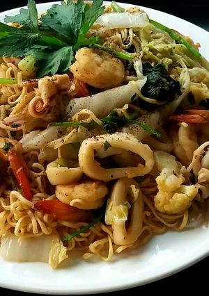 Hình của món Mì xào hải sản.