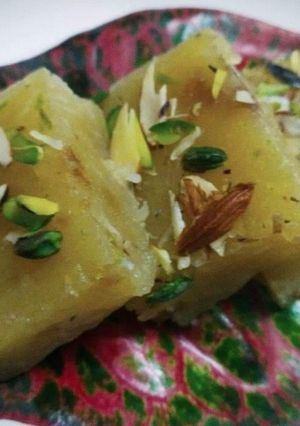A picture of Almonds & Potato Burfi.