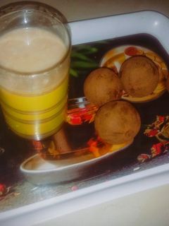 चीकू मिल्क शेक रेसिपी मुख्य फोटो