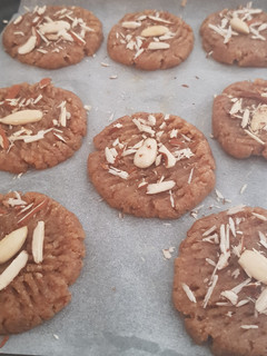 A picture of Almond cookies.