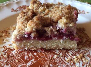Una foto de StreuselKuchen alemán de frambuesa