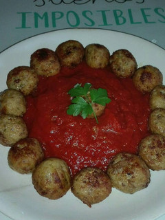 Una foto de Albóndigas con salsa de tomate