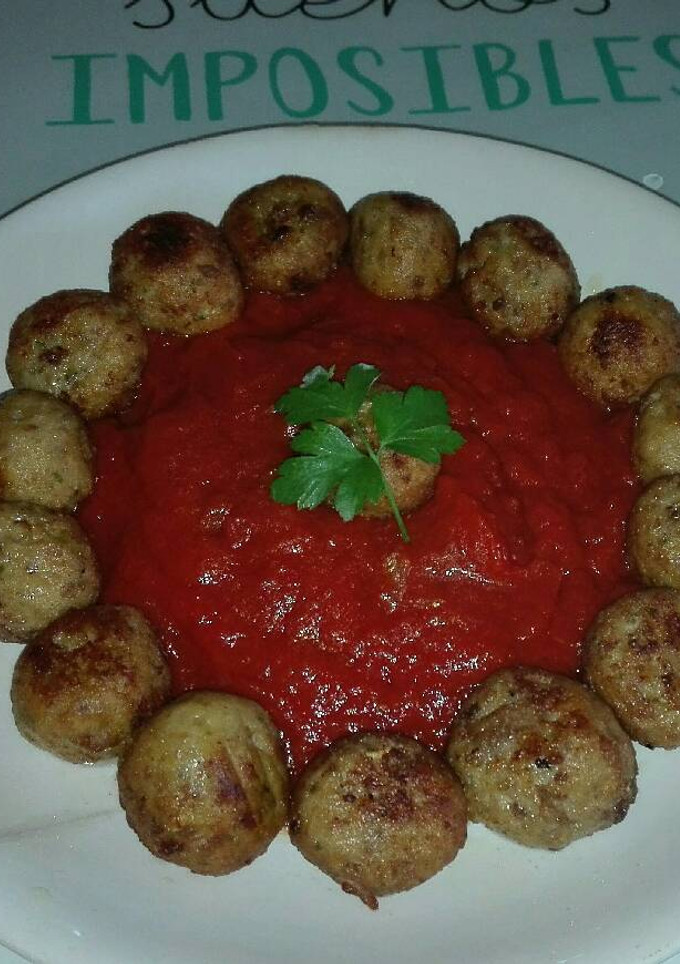 Una foto de Albóndigas con salsa de tomate