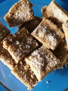 સુખડી (Sukhdi Recipe In Gujarati) રેસીપી મુખ્ય ફોટો