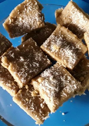 સુખડી (Sukhdi Recipe In Gujarati) રેસીપી મુખ્ય ફોટો