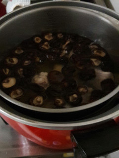 超簡單香菇雞湯 的食譜成品照片