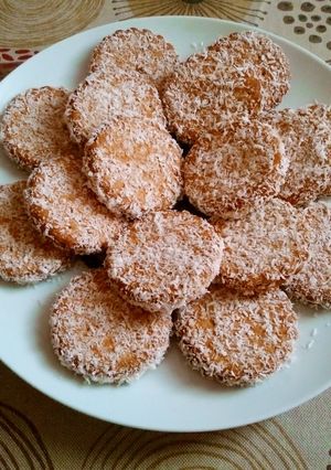 Una foto de "Falso Alfajor" de dulce de leche y coco 🍪