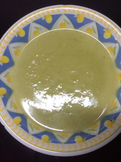 Una foto de Crema de espárragos y puerro