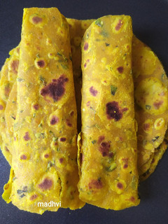 थेपला (Thepla recipe in Hindi) रेसिपी मुख्य फोटो