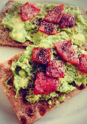 Foto resep Avocado Bacon and Crackers 