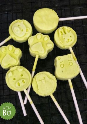 Hình của món Kem bơ, kem dâu tây.
