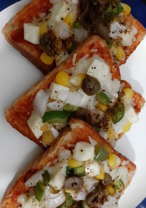 A picture of Bread Pizza Open Toast Sandwich.