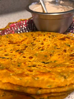 A picture of Methi paratha.