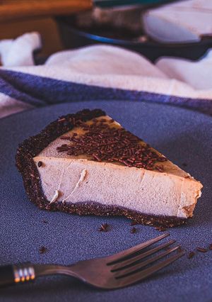 A picture of Healthy Vegan Peanut-Butter Pie.