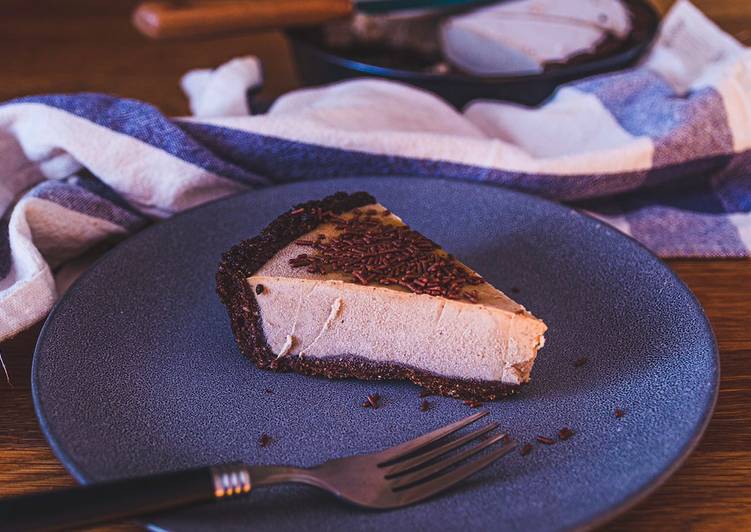 Healthy Vegan Peanut-Butter Pie