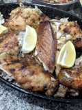 Pollo horneado súper sabroso con ensaladas
