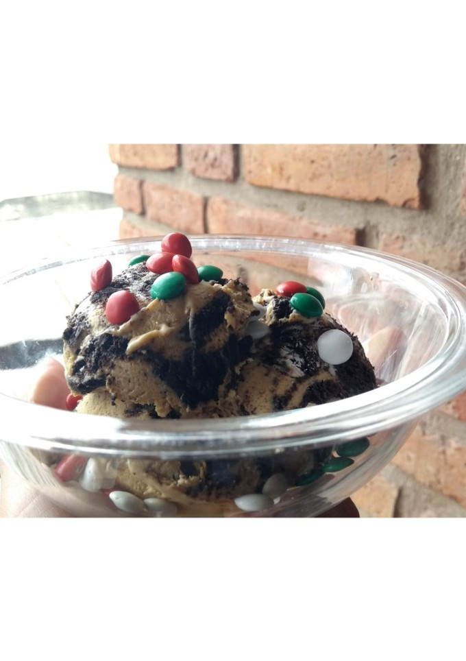 Una foto de Helado de dulce de leche con oreos 🍪