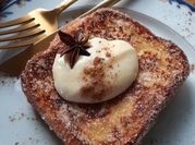 Una foto de torrijas de leche